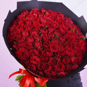 Букет 101 красная роза Кения с упаковкой
