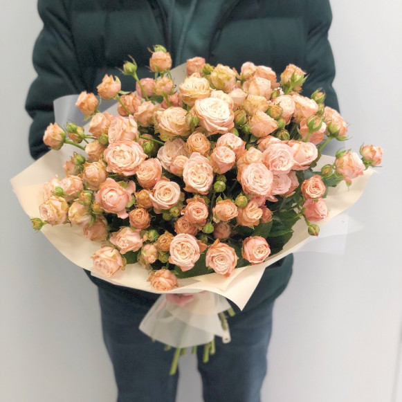 Букет из 19 кустовых роз розового цвета