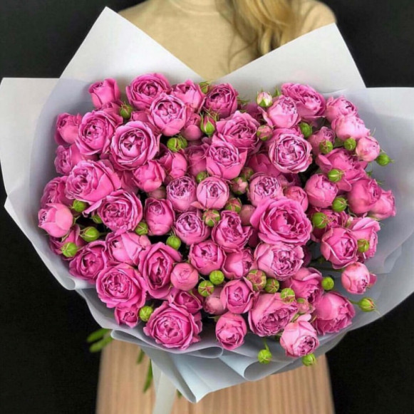 Букет из 19 розовых пионовидных роз