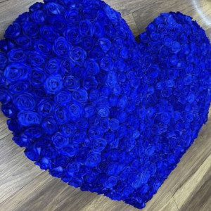 301 синяя роза в виде сердца