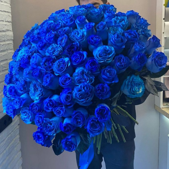 Букет 101 премиум синяя роза с лентами