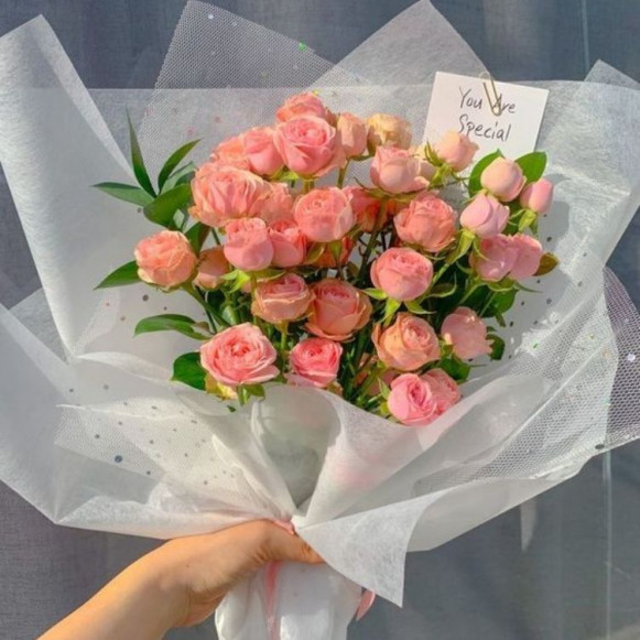 Букет из 7 пионовидных розовых роз в Москве