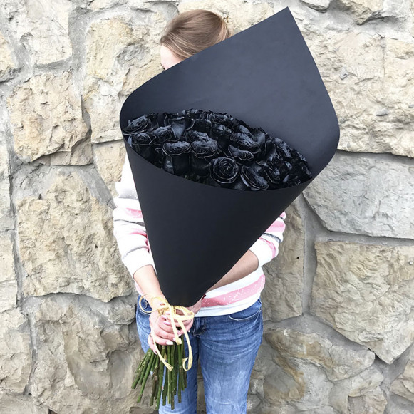 Букет 25 черных роз 90 см с упаковкой в Москве