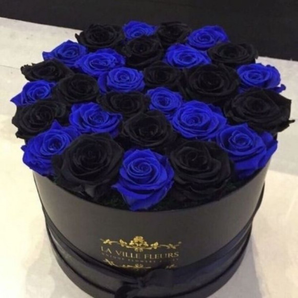 Черная коробка синие и черные розы в Москве