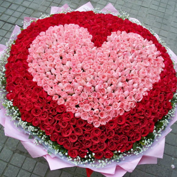 Огромная корзина 1001 роза с сердцем
