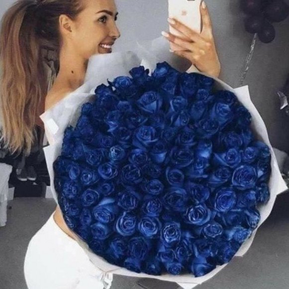 Букет 55 синих роз с упаковкой Москва